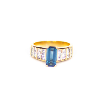 Vintage Sapphire Crystal Cocktail Ring by Unsigned Beauty - Vintage Meet Modern Vintage Jewelry - Chicago, Illinois - #oldhollywoodglamour #vintagemeetmodern #designervintage #jewelrybox #antiquejewelry #vintagejewelry