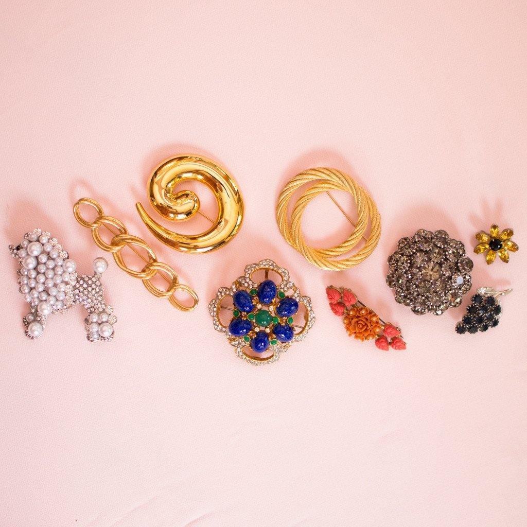 Must Have Monday: Spotlight on Brooches - Vintage Meet Modern  vintage.meet.modern.jewelry