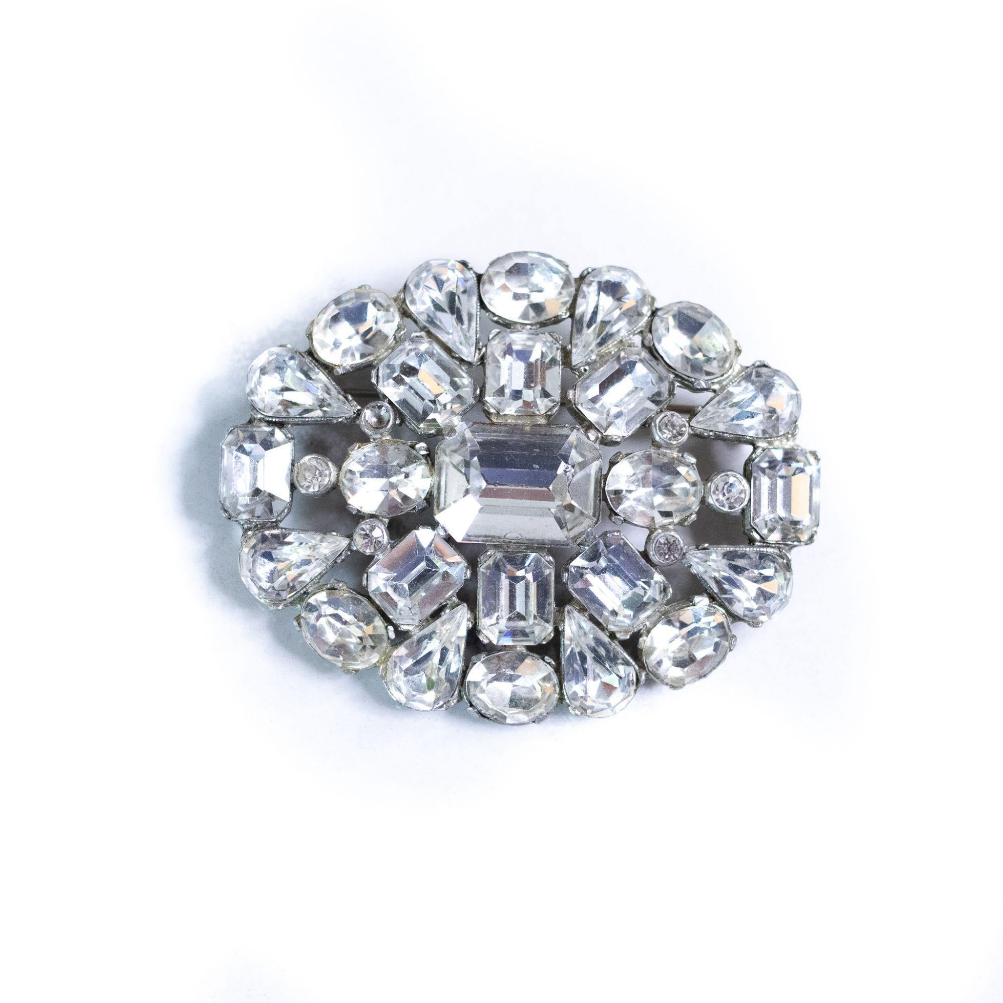 Vintage 1940s Art Deco Large Diamante Brooch by Unsigned Beauty - Vintage Meet Modern Vintage Jewelry - Chicago, Illinois - #oldhollywoodglamour #vintagemeetmodern #designervintage #jewelrybox #antiquejewelry #vintagejewelry