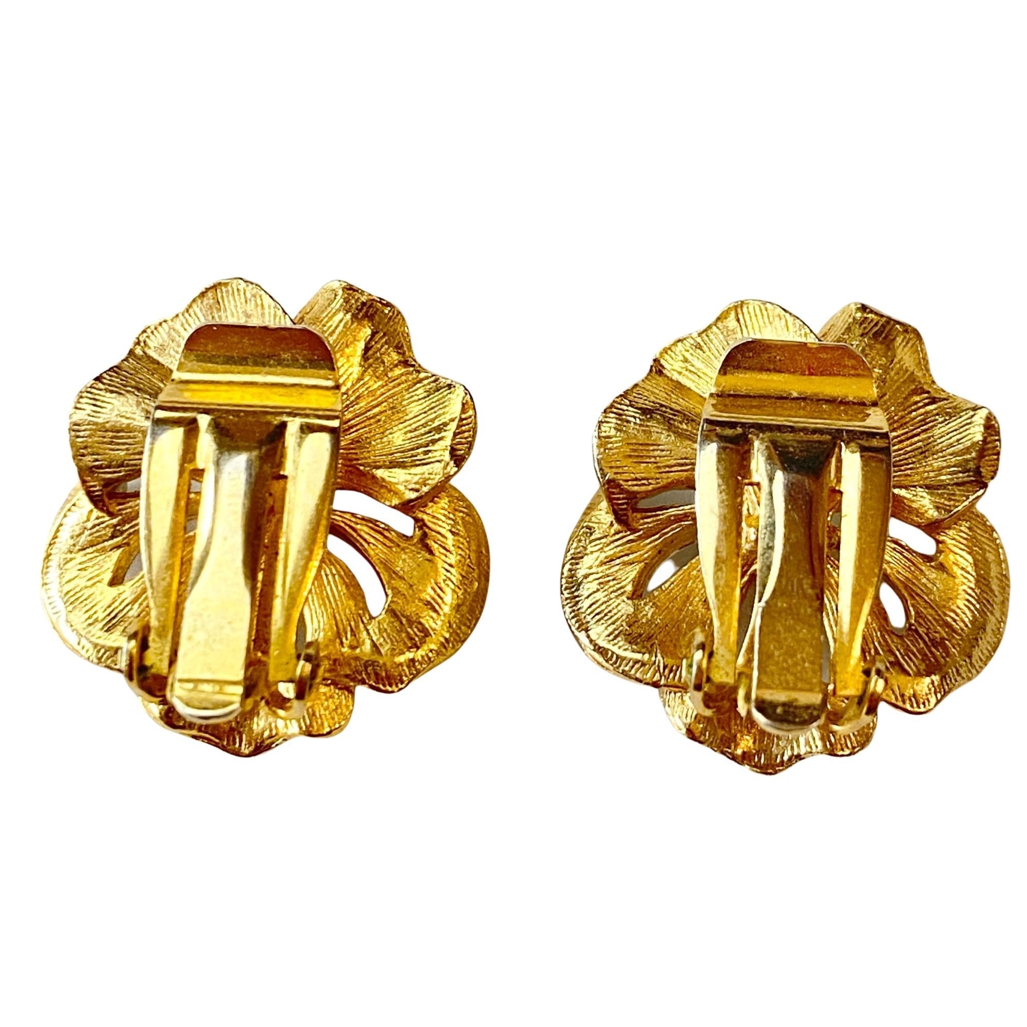 White and Gold Pansy Earrings by Unsigned Beauty - Vintage Meet Modern Vintage Jewelry - Chicago, Illinois - #oldhollywoodglamour #vintagemeetmodern #designervintage #jewelrybox #antiquejewelry #vintagejewelry