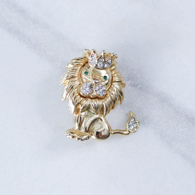 Vintage Gold Lion with Crown Brooch by Unsigned Beauty - Vintage Meet Modern Vintage Jewelry - Chicago, Illinois - #oldhollywoodglamour #vintagemeetmodern #designervintage #jewelrybox #antiquejewelry #vintagejewelry