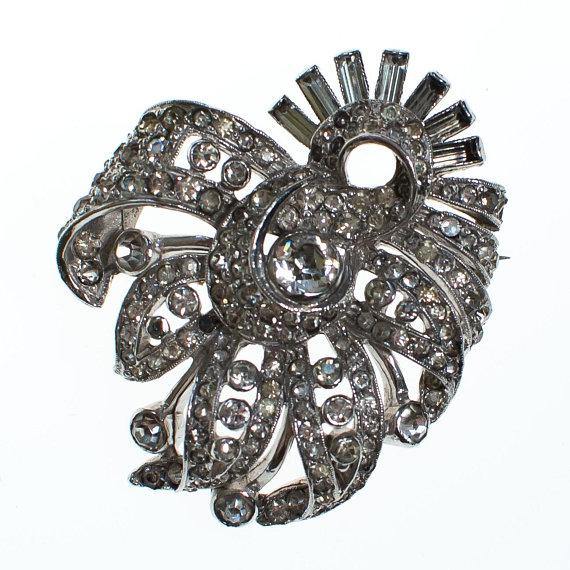 Vintage Art Deco Clear Diamond Look Rhinestone Brooch Pin