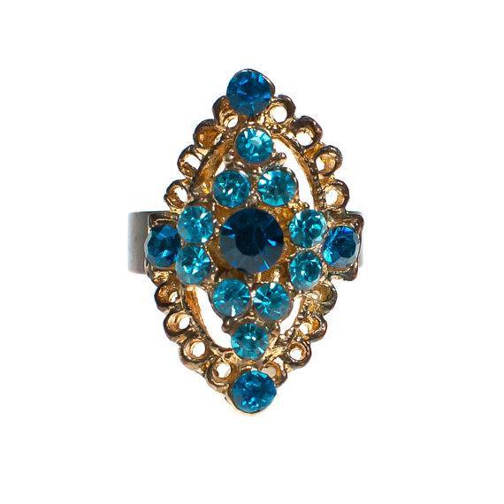 Vintage 1960s Light Blue Rhinestone Adjustable Cocktail Statement Ring