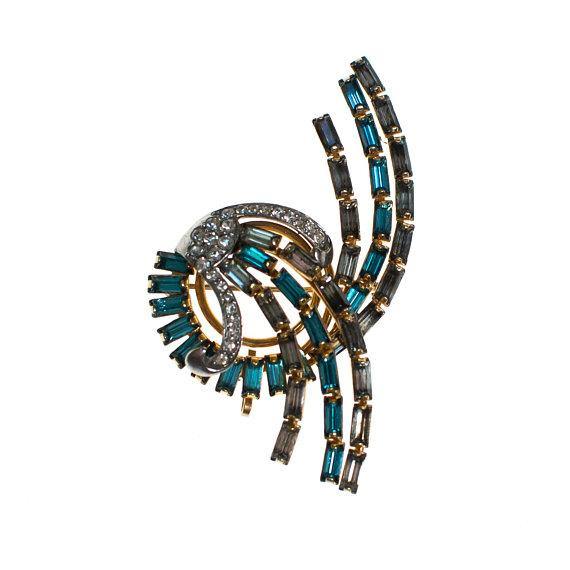 Vintage 1940s Rhinestone Brooch, Pin, Pendant, Blue Rhinestones, Clear Rhinestones, Gold Filled 1/20 12 Kt