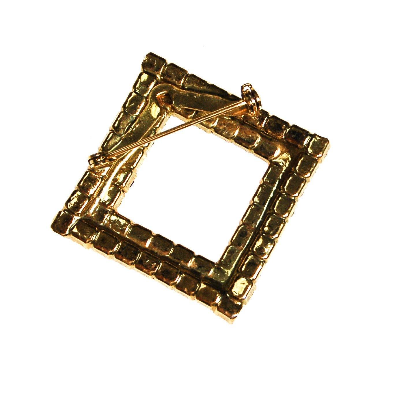 Red White and Blue Rhinestone Brooch by Unsigned Beauty - Vintage Meet Modern Vintage Jewelry - Chicago, Illinois - #oldhollywoodglamour #vintagemeetmodern #designervintage #jewelrybox #antiquejewelry #vintagejewelry