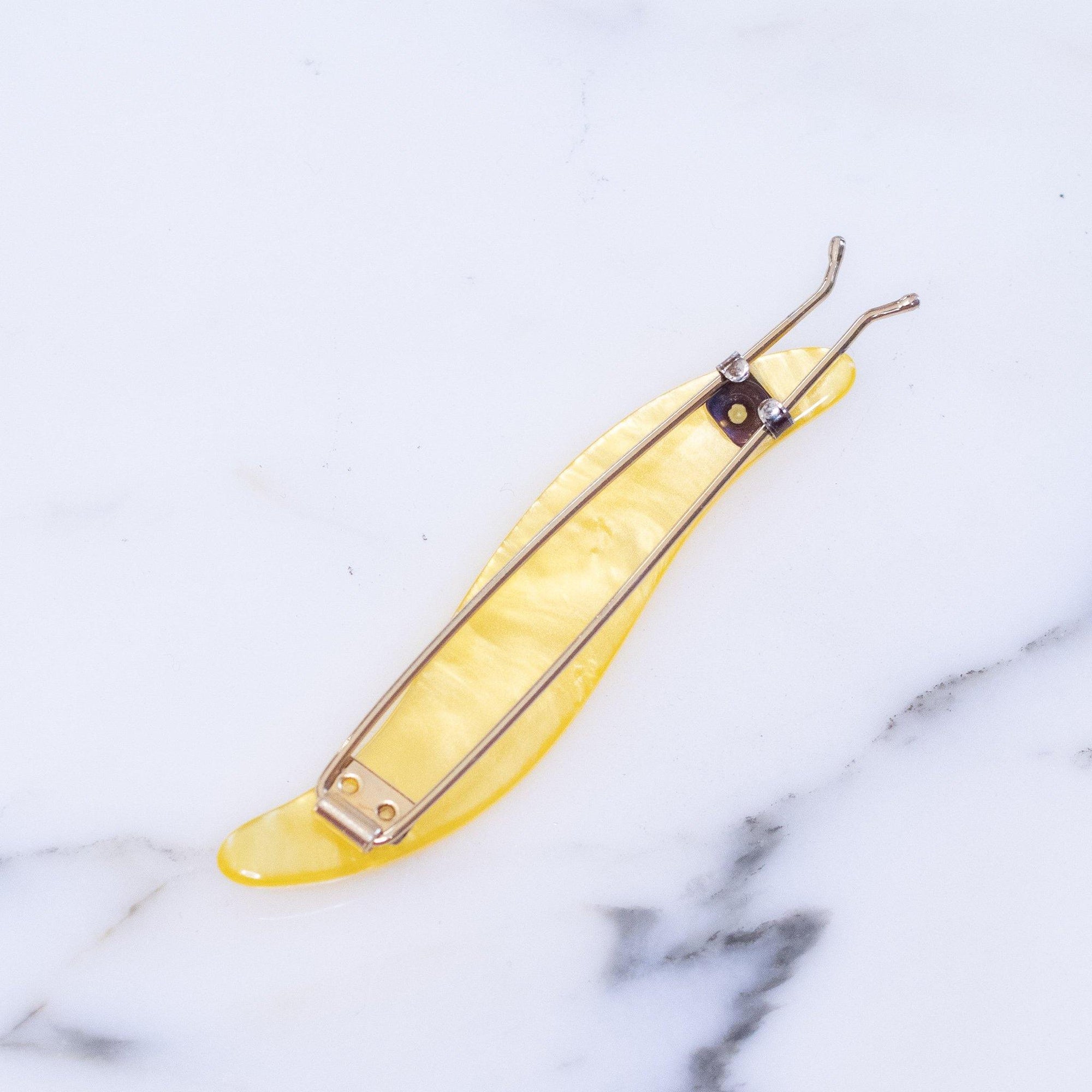 Vintage Yellow Moonglow Barrette by Unsigned Beauty - Vintage Meet Modern Vintage Jewelry - Chicago, Illinois - #oldhollywoodglamour #vintagemeetmodern #designervintage #jewelrybox #antiquejewelry #vintagejewelry