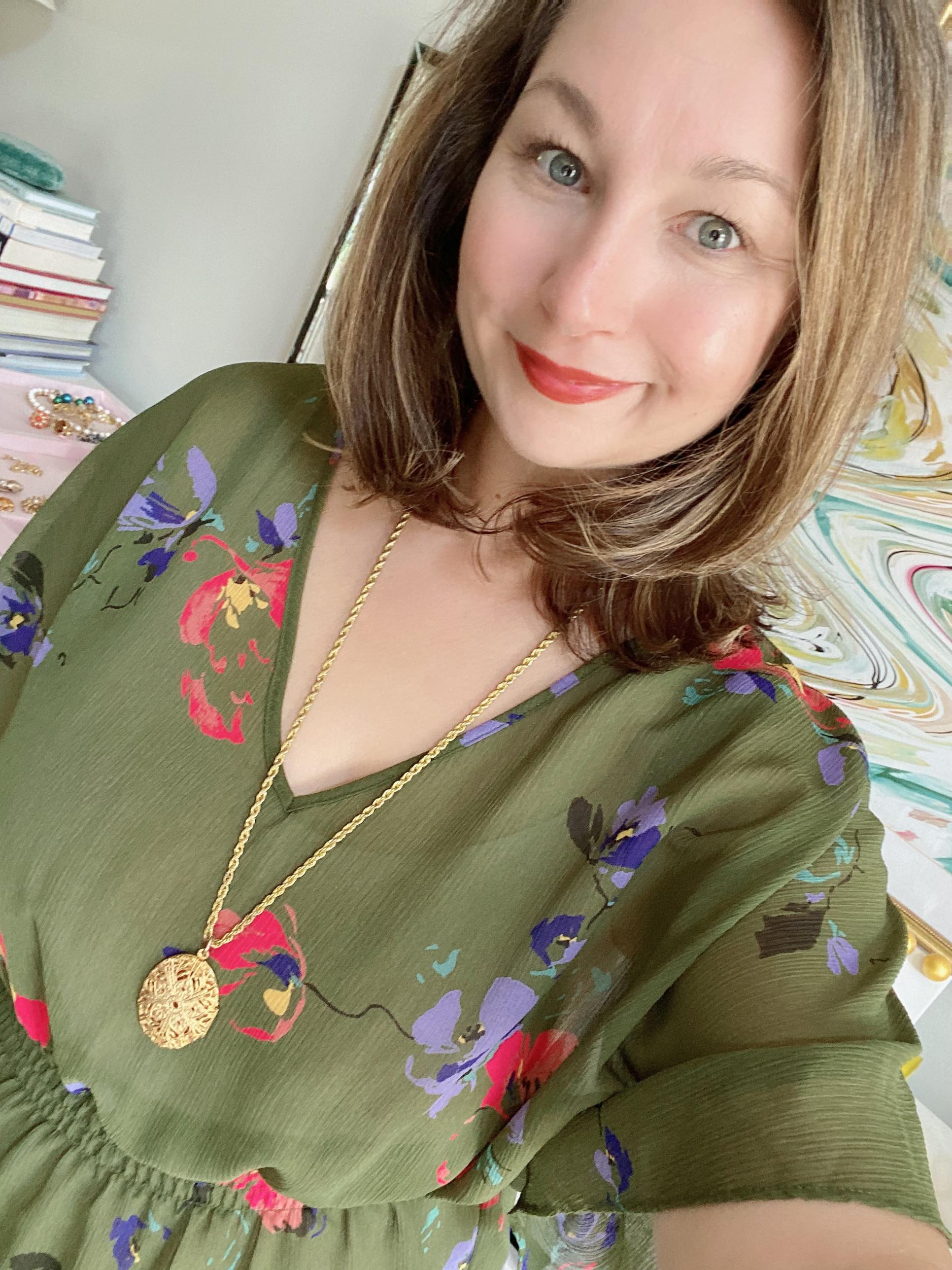 Vintage Etched Filigree Oval Locket Pendant Necklace by Unsigned Beauty - Vintage Meet Modern Vintage Jewelry - Chicago, Illinois - #oldhollywoodglamour #vintagemeetmodern #designervintage #jewelrybox #antiquejewelry #vintagejewelry