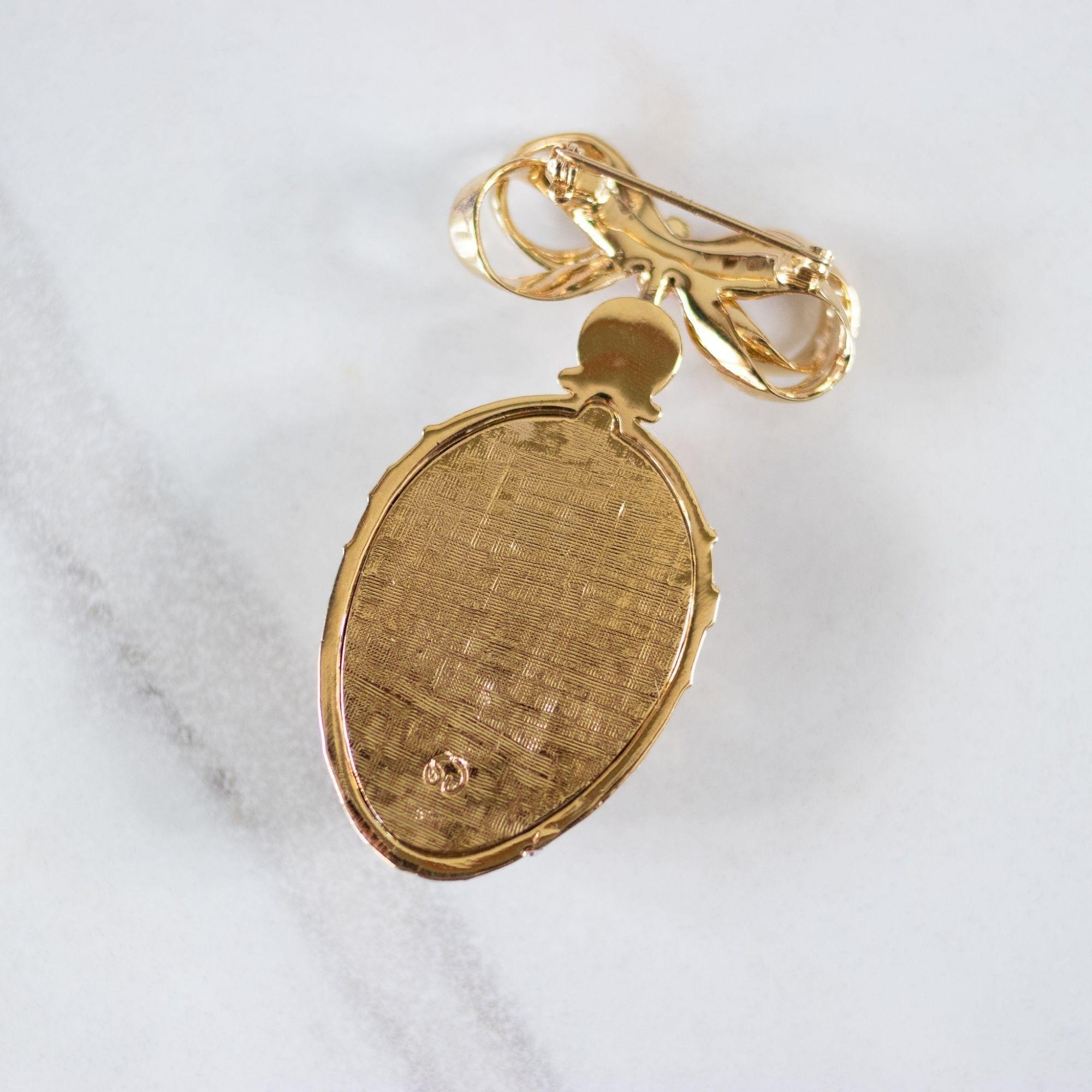 Swarovski Tree Ornament Collectible Brooch by Swarovski - Vintage Meet Modern Vintage Jewelry - Chicago, Illinois - #oldhollywoodglamour #vintagemeetmodern #designervintage #jewelrybox #antiquejewelry #vintagejewelry