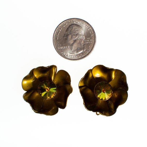 Vintage Gold Flower Earring with Yellow Heliotrope Iridescent Rhinestones by 1960s - Vintage Meet Modern Vintage Jewelry - Chicago, Illinois - #oldhollywoodglamour #vintagemeetmodern #designervintage #jewelrybox #antiquejewelry #vintagejewelry