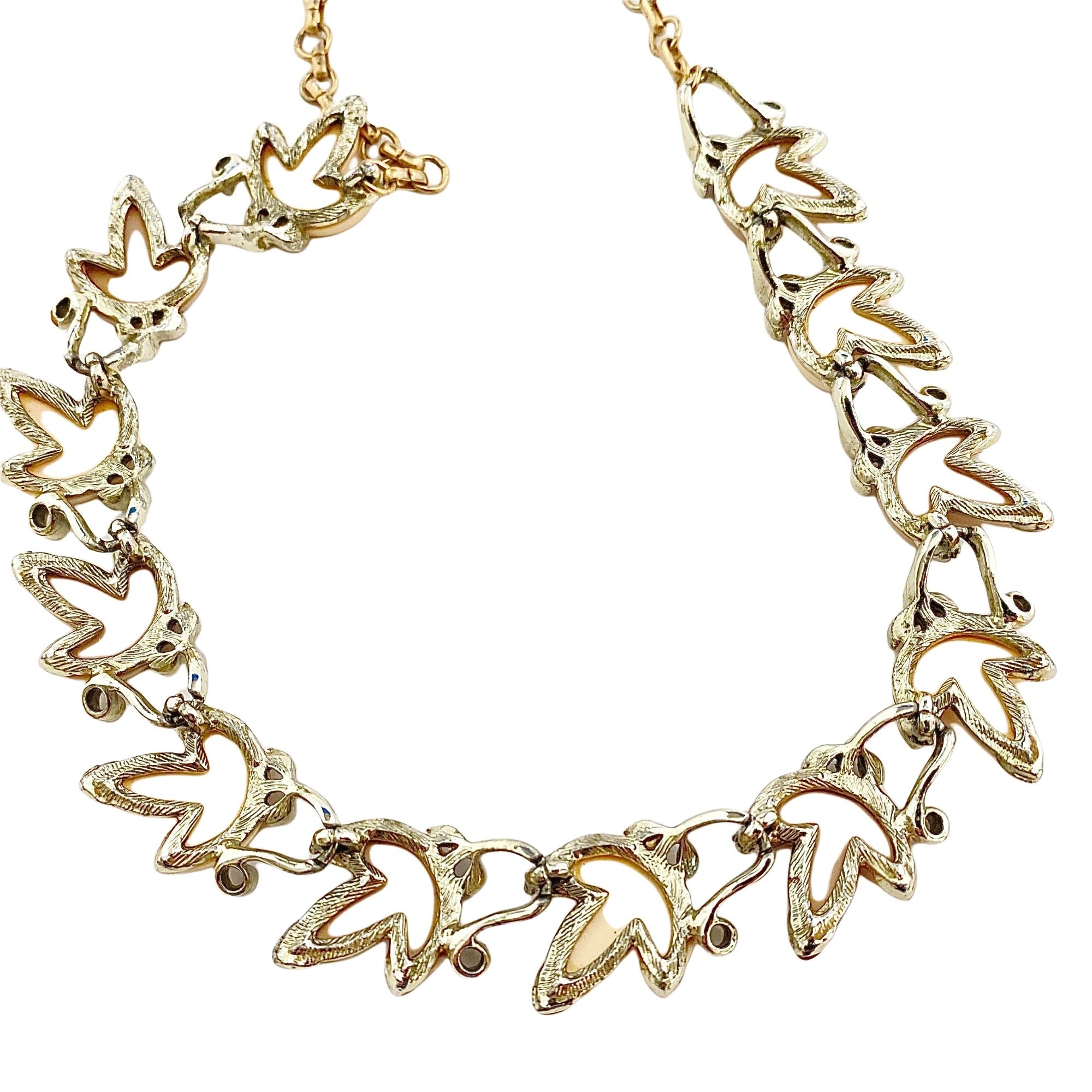 Vintage Thermoset Cream and Taupe Leaf Necklace by Unsigned Beauty - Vintage Meet Modern Vintage Jewelry - Chicago, Illinois - #oldhollywoodglamour #vintagemeetmodern #designervintage #jewelrybox #antiquejewelry #vintagejewelry
