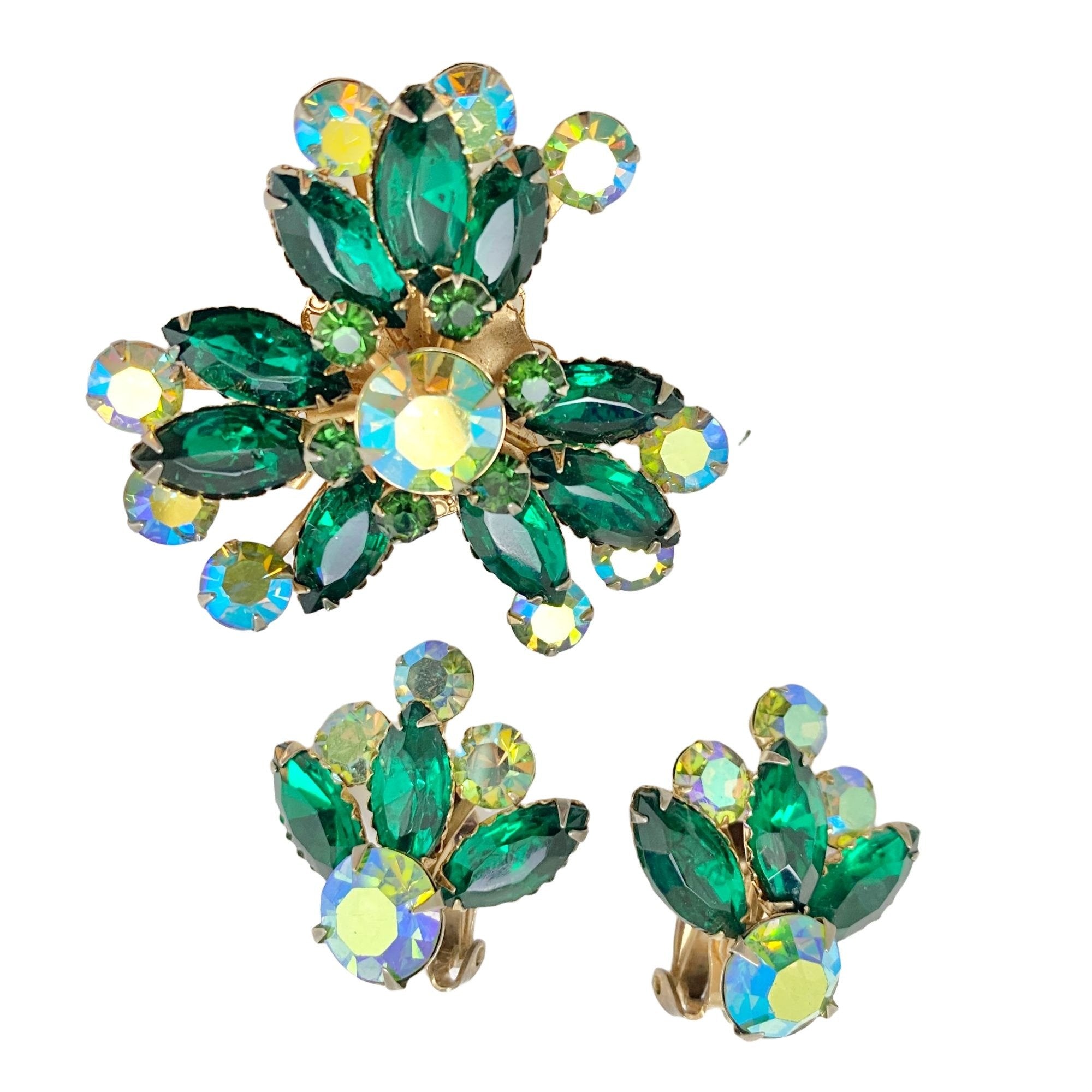 Vintage Celebrity Green Rhinestone and Aurora Borealis Crystal Brooch by Vintage Meet Modern - Vintage Meet Modern Vintage Jewelry - Chicago, Illinois - #oldhollywoodglamour #vintagemeetmodern #designervintage #jewelrybox #antiquejewelry #vintagejewelry