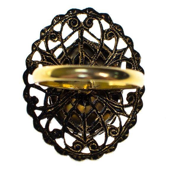 Vintage Daisy Ring with Filigree Setting, Adjustable, Antique Gold Tone by 1960s - Vintage Meet Modern Vintage Jewelry - Chicago, Illinois - #oldhollywoodglamour #vintagemeetmodern #designervintage #jewelrybox #antiquejewelry #vintagejewelry