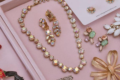 Vintage 1960s Emmons Aurora Borealis  Iridescent Rhinestone Necklace by Emmons - Vintage Meet Modern Vintage Jewelry - Chicago, Illinois - #oldhollywoodglamour #vintagemeetmodern #designervintage #jewelrybox #antiquejewelry #vintagejewelry