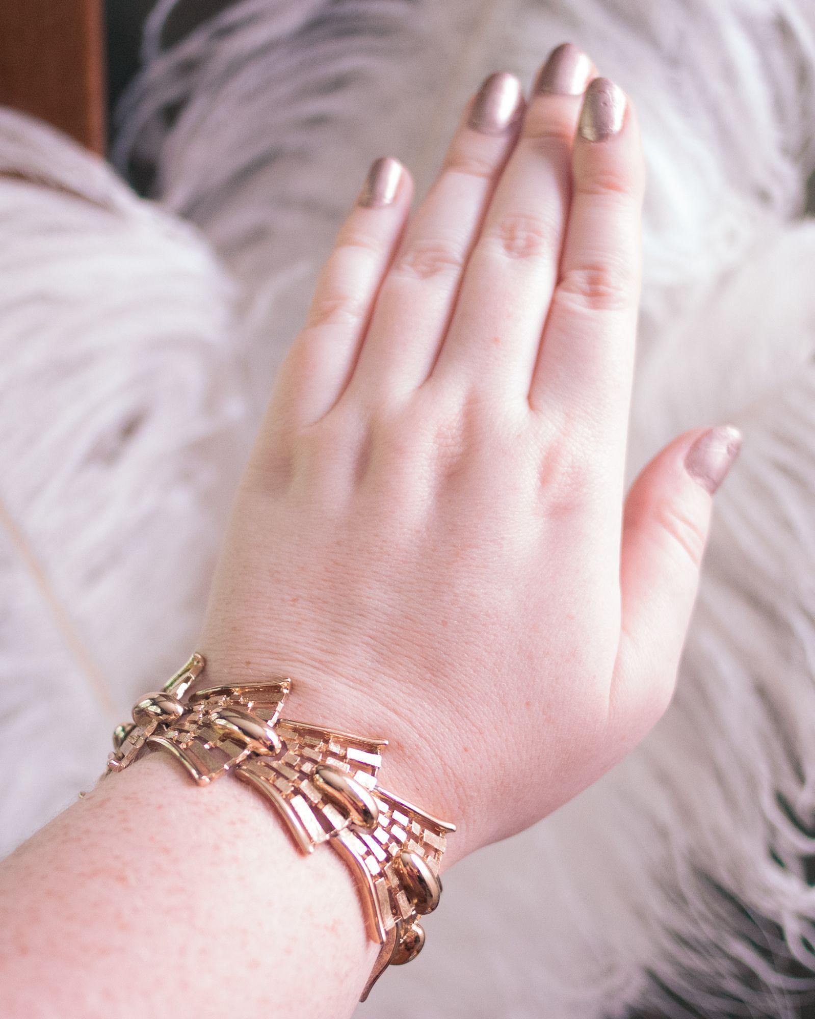 Vintage Monet Fan Link Bracelet by Monet - Vintage Meet Modern Vintage Jewelry - Chicago, Illinois - #oldhollywoodglamour #vintagemeetmodern #designervintage #jewelrybox #antiquejewelry #vintagejewelry