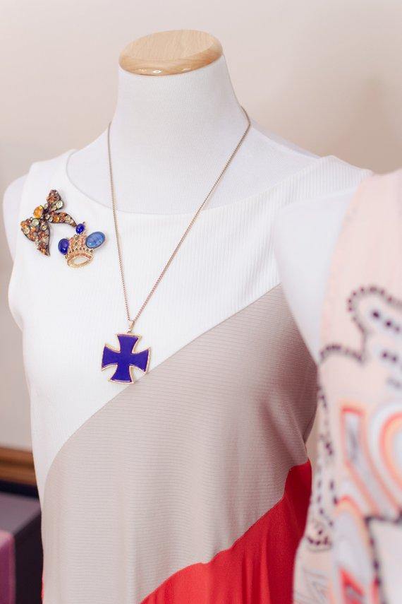 Vintage Royal Gold Crown Brooch with Sapphire Blue Cabochons and Red and Gray Enamel Accents by 1980s - Vintage Meet Modern Vintage Jewelry - Chicago, Illinois - #oldhollywoodglamour #vintagemeetmodern #designervintage #jewelrybox #antiquejewelry #vintagejewelry