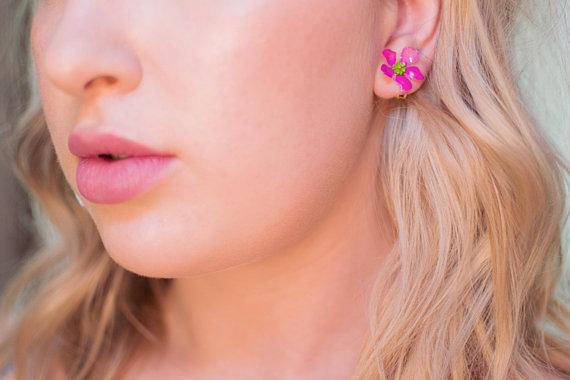 Vintage Metallic Pink Flower Brooch, Green Painted Leaf, Yellow and Green Center by 1950s - Vintage Meet Modern Vintage Jewelry - Chicago, Illinois - #oldhollywoodglamour #vintagemeetmodern #designervintage #jewelrybox #antiquejewelry #vintagejewelry