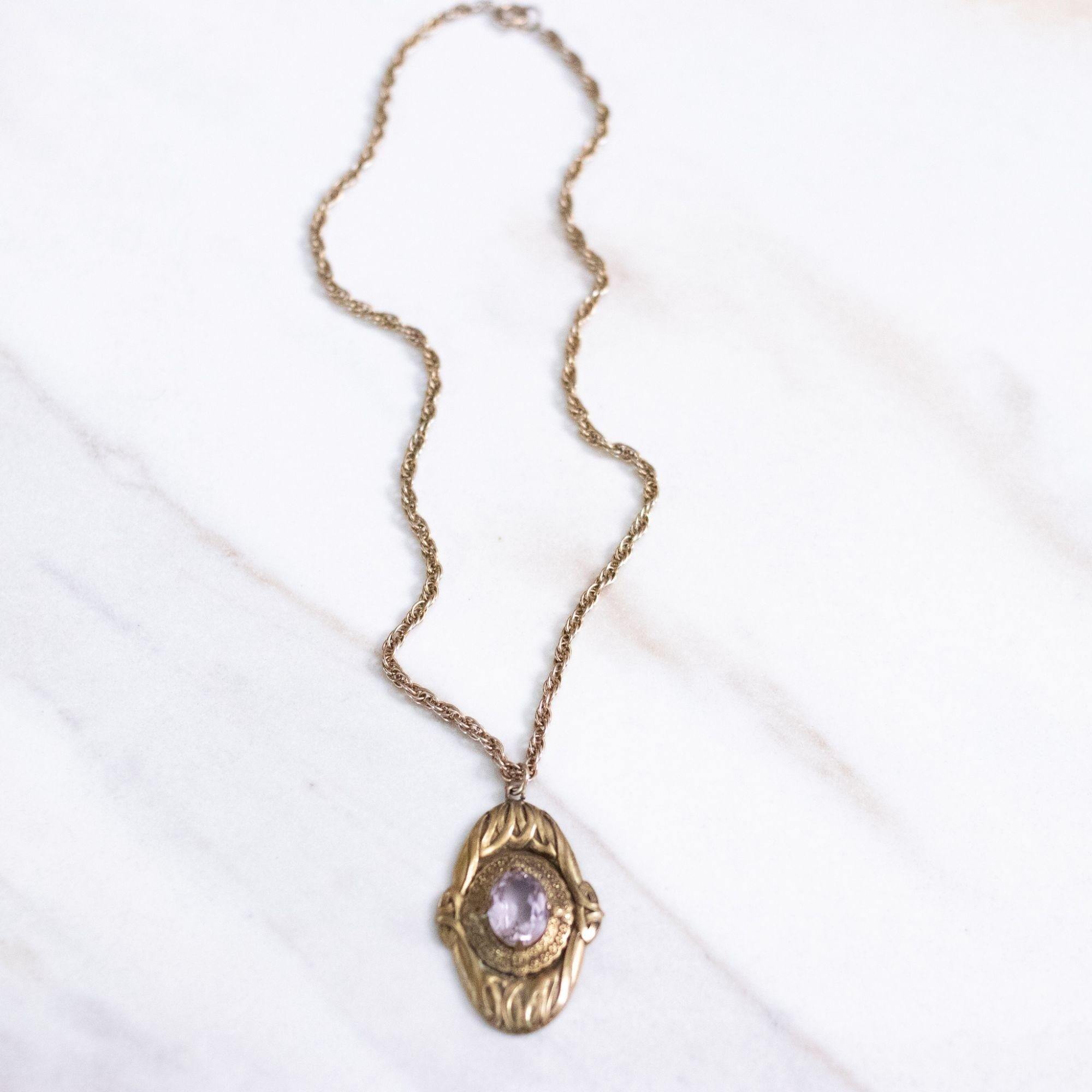 Vintage Art Deco Alexandrite Pendant Necklace by Unsigned Beauty - Vintage Meet Modern Vintage Jewelry - Chicago, Illinois - #oldhollywoodglamour #vintagemeetmodern #designervintage #jewelrybox #antiquejewelry #vintagejewelry