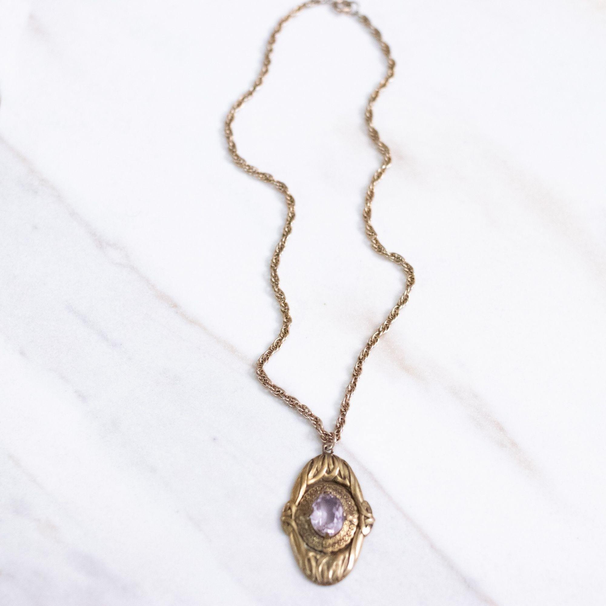 Vintage Art Deco Alexandrite Pendant Necklace by Unsigned Beauty - Vintage Meet Modern Vintage Jewelry - Chicago, Illinois - #oldhollywoodglamour #vintagemeetmodern #designervintage #jewelrybox #antiquejewelry #vintagejewelry