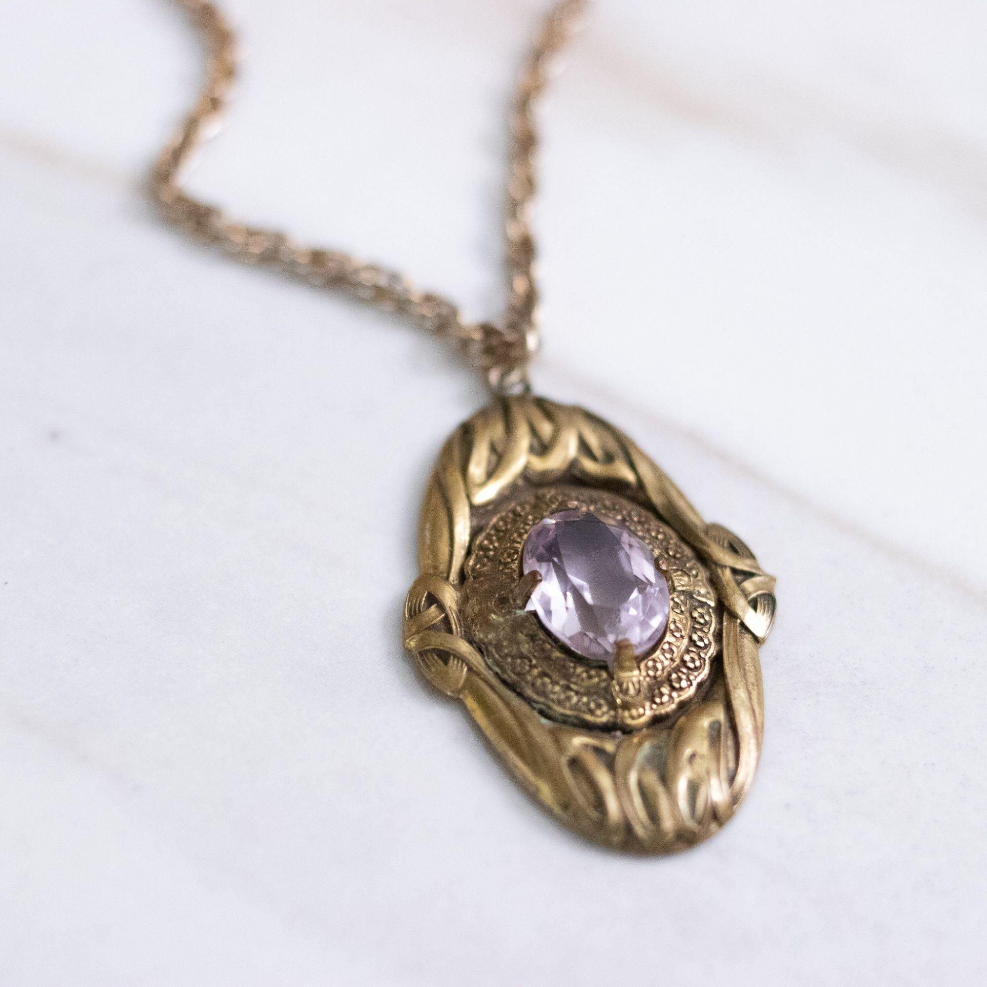 Vintage Art Deco Alexandrite Pendant Necklace by Unsigned Beauty - Vintage Meet Modern Vintage Jewelry - Chicago, Illinois - #oldhollywoodglamour #vintagemeetmodern #designervintage #jewelrybox #antiquejewelry #vintagejewelry