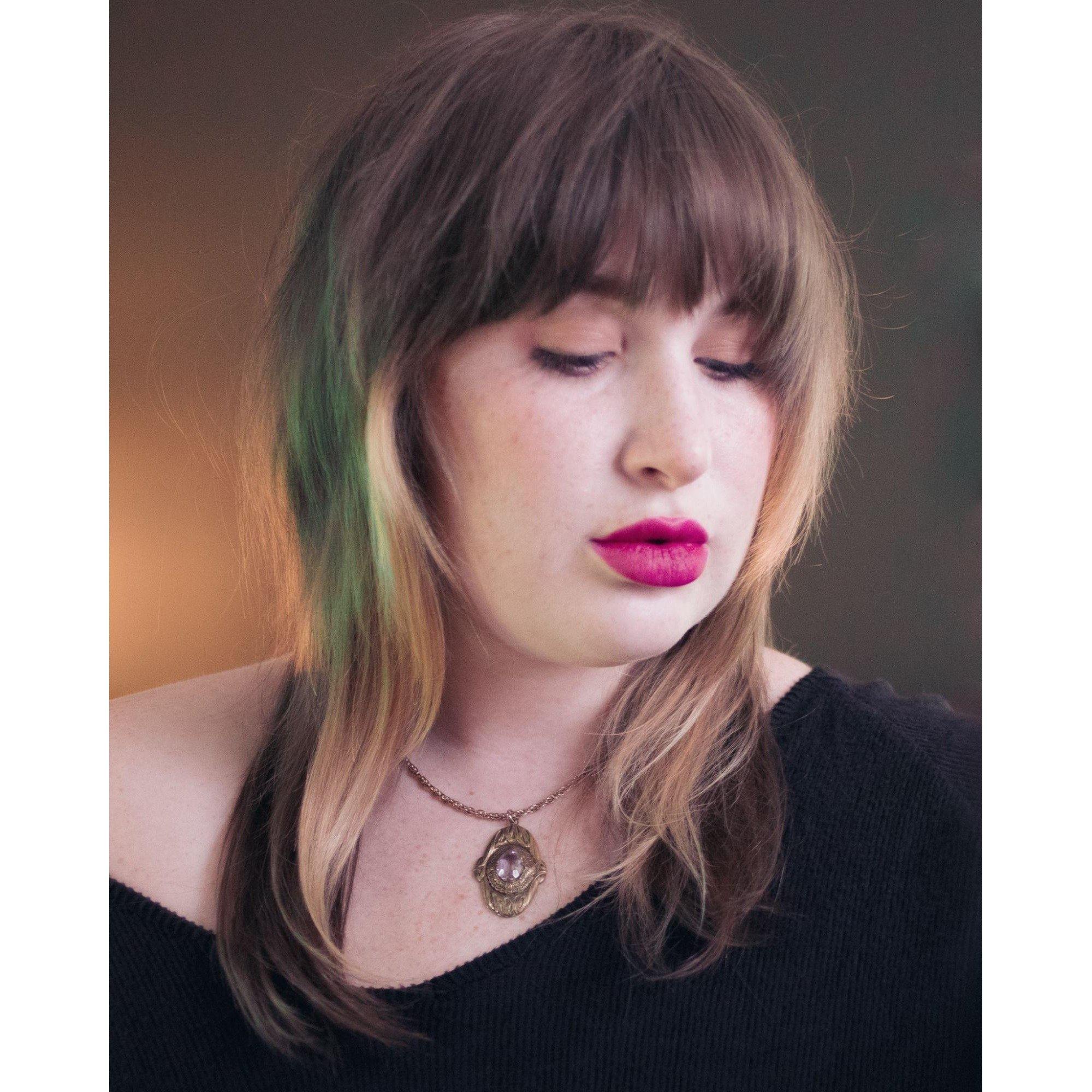 Vintage Art Deco Alexandrite Pendant Necklace by Unsigned Beauty - Vintage Meet Modern Vintage Jewelry - Chicago, Illinois - #oldhollywoodglamour #vintagemeetmodern #designervintage #jewelrybox #antiquejewelry #vintagejewelry