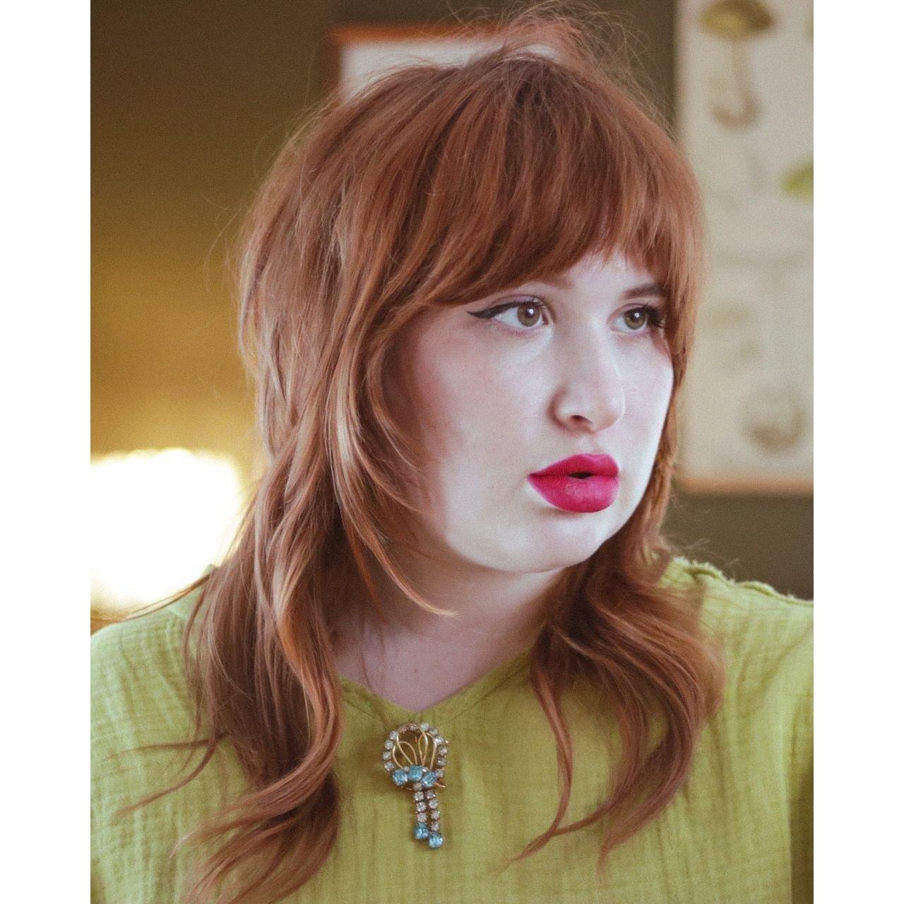 Vintage Blue and Diamante Rhinestone Tassel Brooch by Unsigned Beauty - Vintage Meet Modern Vintage Jewelry - Chicago, Illinois - #oldhollywoodglamour #vintagemeetmodern #designervintage #jewelrybox #antiquejewelry #vintagejewelry