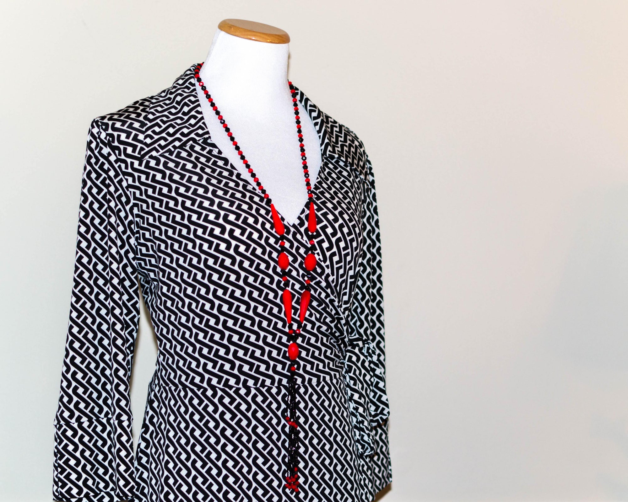 Art Deco Black and Red Beaded Tassel Necklace by Art Deco - Vintage Meet Modern Vintage Jewelry - Chicago, Illinois - #oldhollywoodglamour #vintagemeetmodern #designervintage #jewelrybox #antiquejewelry #vintagejewelry