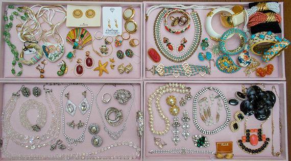 Vintage Rhinestone Bib Necklace by 1950s - Vintage Meet Modern Vintage Jewelry - Chicago, Illinois - #oldhollywoodglamour #vintagemeetmodern #designervintage #jewelrybox #antiquejewelry #vintagejewelry