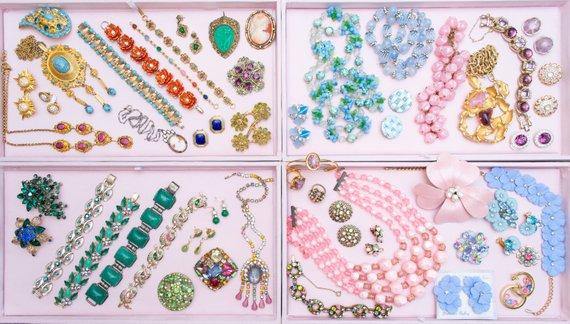 Vintage Green Rhinestone Brooch by 1960s - Vintage Meet Modern Vintage Jewelry - Chicago, Illinois - #oldhollywoodglamour #vintagemeetmodern #designervintage #jewelrybox #antiquejewelry #vintagejewelry