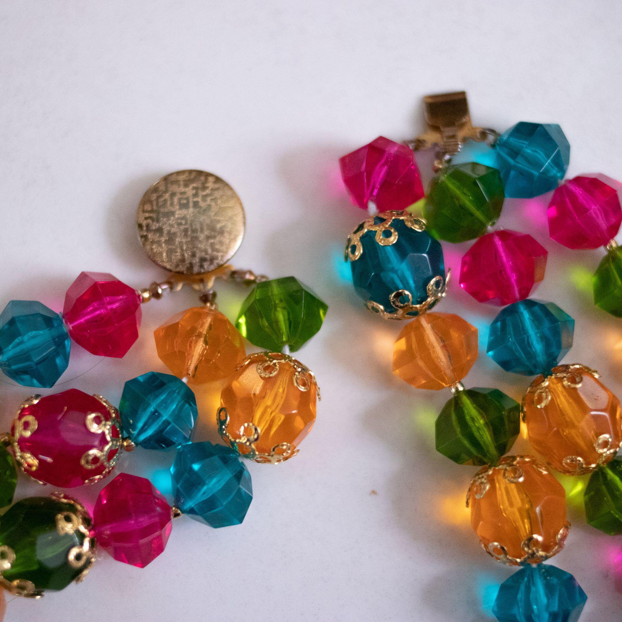 Vintage Chunky Lucite Jewel Tone Triple Strand Necklace by Unsigned Beauty - Vintage Meet Modern Vintage Jewelry - Chicago, Illinois - #oldhollywoodglamour #vintagemeetmodern #designervintage #jewelrybox #antiquejewelry #vintagejewelry