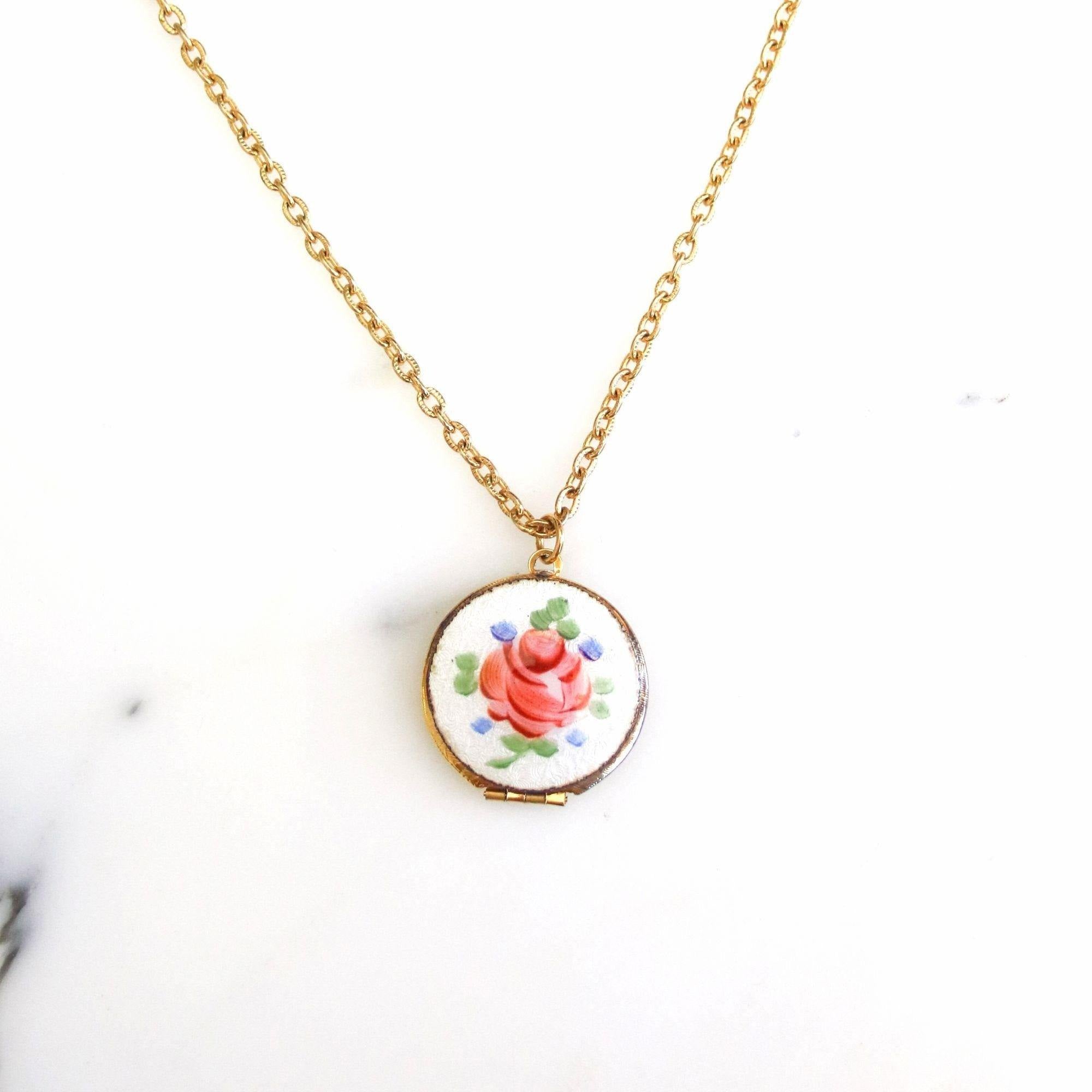 Vintage Guilloche Locket Necklace by Unsigned Beauty - Vintage Meet Modern Vintage Jewelry - Chicago, Illinois - #oldhollywoodglamour #vintagemeetmodern #designervintage #jewelrybox #antiquejewelry #vintagejewelry