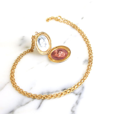 Vintage Guilloche Locket Necklace by Unsigned Beauty - Vintage Meet Modern Vintage Jewelry - Chicago, Illinois - #oldhollywoodglamour #vintagemeetmodern #designervintage #jewelrybox #antiquejewelry #vintagejewelry