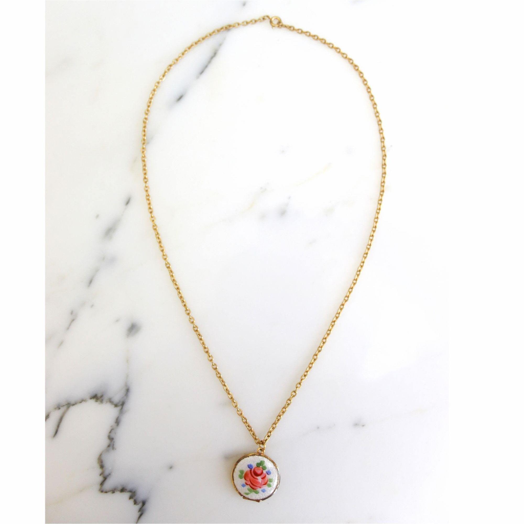 Vintage Guilloche Locket Necklace by Unsigned Beauty - Vintage Meet Modern Vintage Jewelry - Chicago, Illinois - #oldhollywoodglamour #vintagemeetmodern #designervintage #jewelrybox #antiquejewelry #vintagejewelry