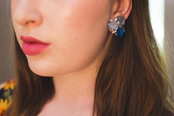 Vintage Blue Lucite Clip on Earrings, Silver Tone Shade of Blue Light Blue Thermoset by 1950s - Vintage Meet Modern Vintage Jewelry - Chicago, Illinois - #oldhollywoodglamour #vintagemeetmodern #designervintage #jewelrybox #antiquejewelry #vintagejewelry