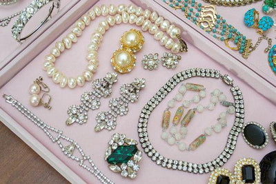 Vintage Art Deco Rhinestone Diamond Look Bracelet by Art Deco - Vintage Meet Modern Vintage Jewelry - Chicago, Illinois - #oldhollywoodglamour #vintagemeetmodern #designervintage #jewelrybox #antiquejewelry #vintagejewelry