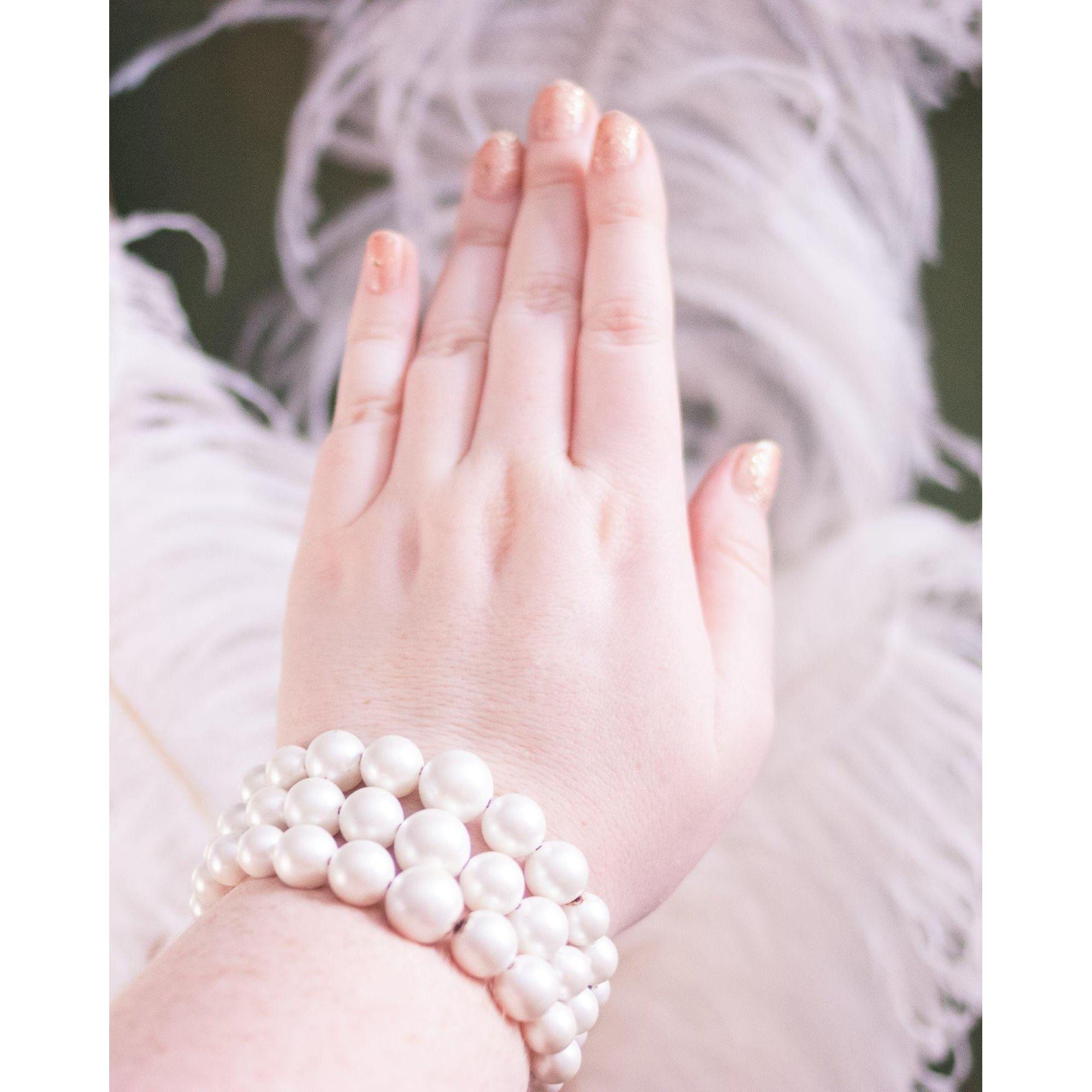 Vintage 1950s Pearl Coil Bracelet by Unsigned Beauty - Vintage Meet Modern Vintage Jewelry - Chicago, Illinois - #oldhollywoodglamour #vintagemeetmodern #designervintage #jewelrybox #antiquejewelry #vintagejewelry