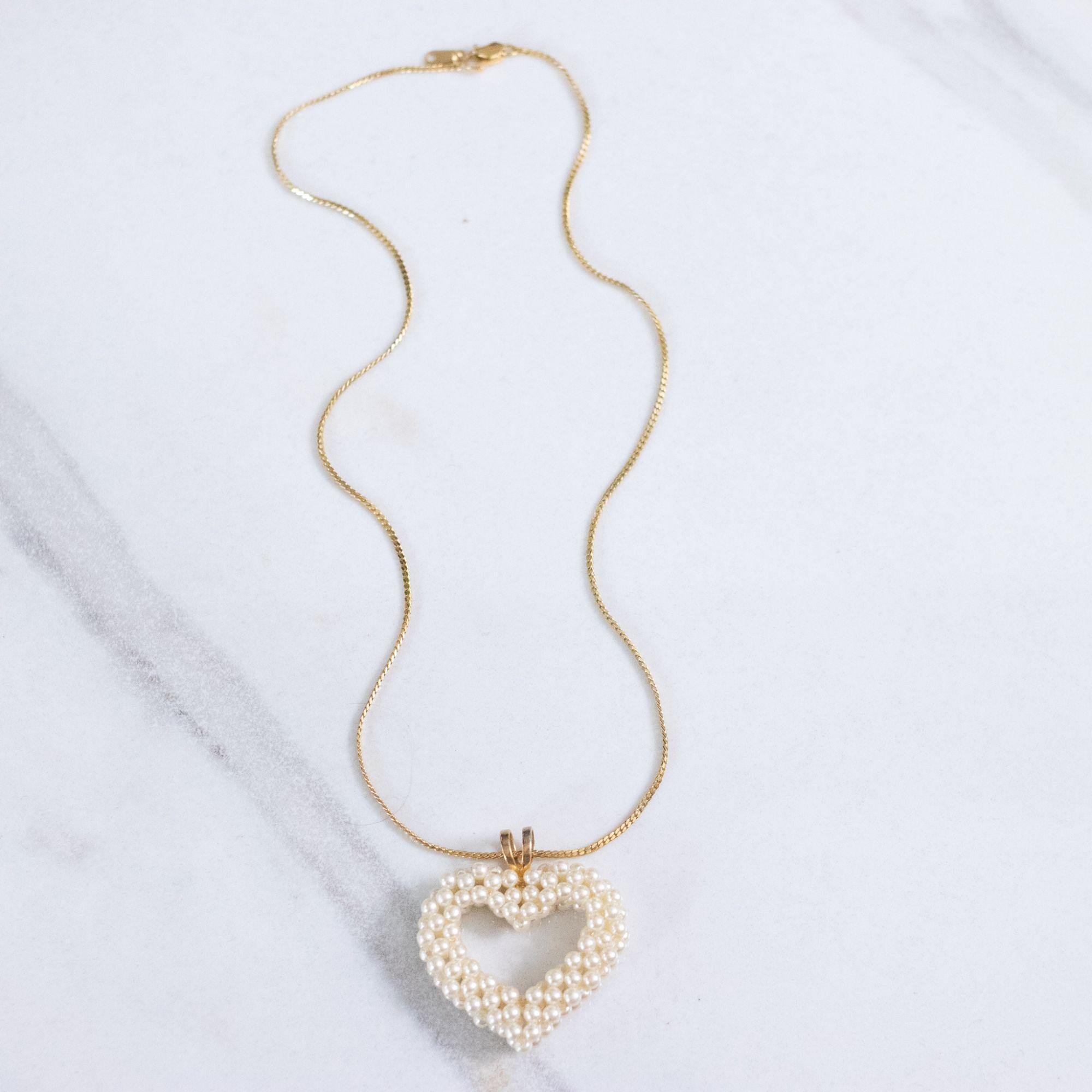 Vintage 1980s Pearl Heart Pendant Necklace by Unsigned Beauty - Vintage Meet Modern Vintage Jewelry - Chicago, Illinois - #oldhollywoodglamour #vintagemeetmodern #designervintage #jewelrybox #antiquejewelry #vintagejewelry
