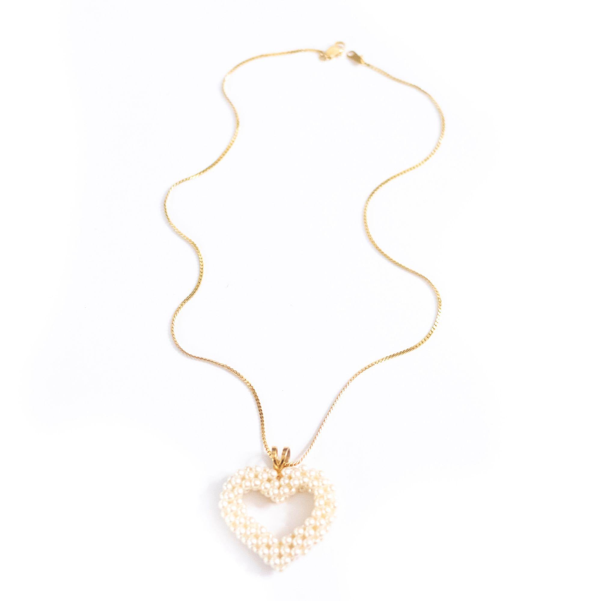 Vintage 1980s Pearl Heart Pendant Necklace by Unsigned Beauty - Vintage Meet Modern Vintage Jewelry - Chicago, Illinois - #oldhollywoodglamour #vintagemeetmodern #designervintage #jewelrybox #antiquejewelry #vintagejewelry