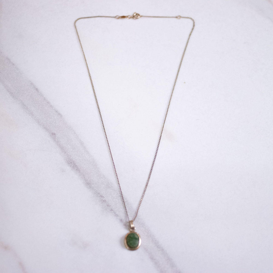 Vintage Gold Filled Jade Pendant Necklace by Unsigned Beauty - Vintage Meet Modern Vintage Jewelry - Chicago, Illinois - #oldhollywoodglamour #vintagemeetmodern #designervintage #jewelrybox #antiquejewelry #vintagejewelry