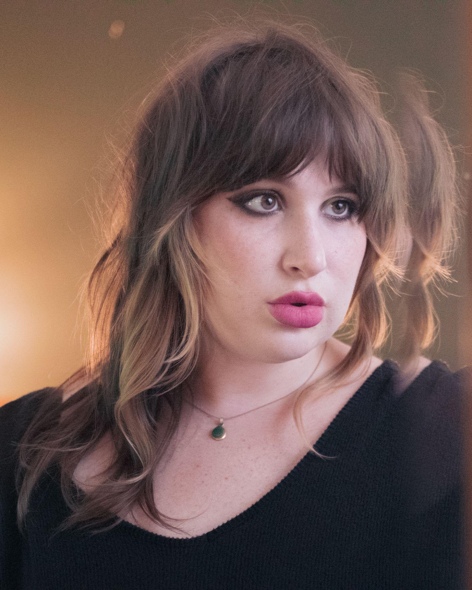 Vintage Gold Filled Jade Pendant Necklace by Unsigned Beauty - Vintage Meet Modern Vintage Jewelry - Chicago, Illinois - #oldhollywoodglamour #vintagemeetmodern #designervintage #jewelrybox #antiquejewelry #vintagejewelry