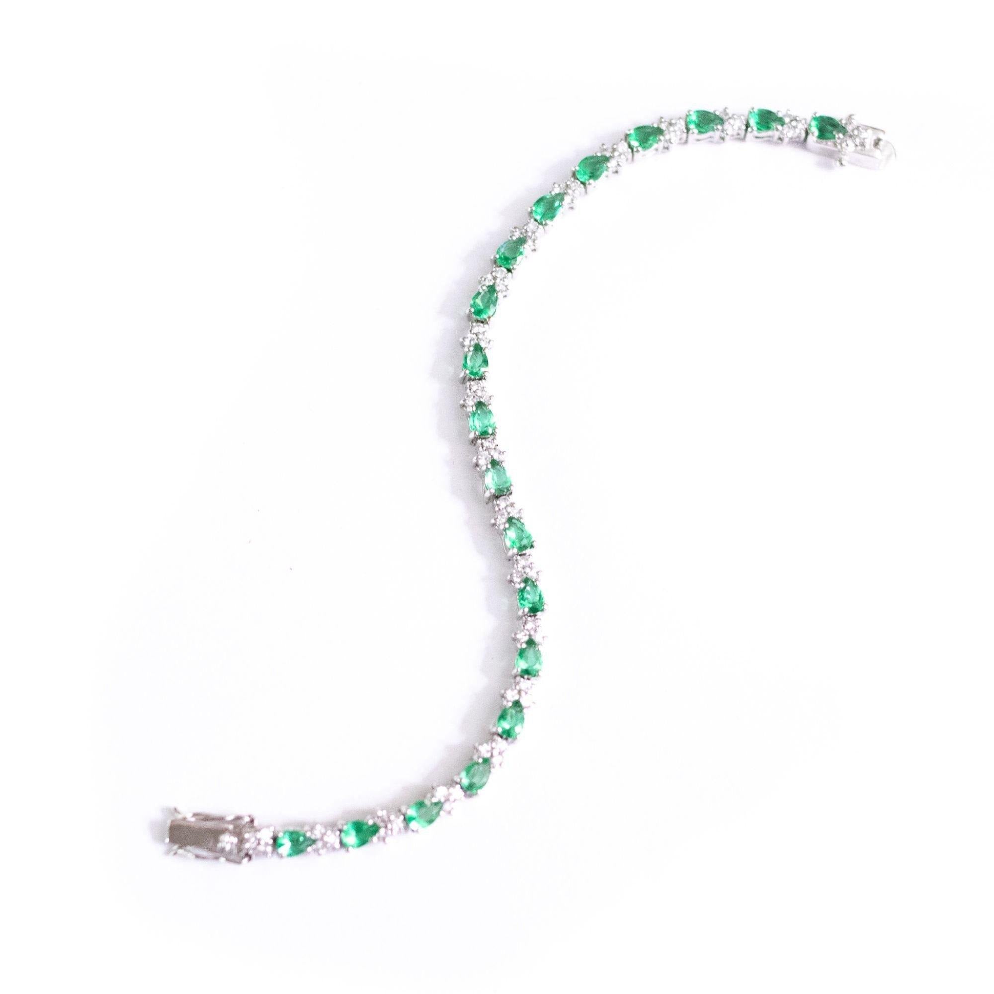 Vintage Sterling Silver Emerald Crystal and CZ Tennis Bracelet by 925 - Vintage Meet Modern Vintage Jewelry - Chicago, Illinois - #oldhollywoodglamour #vintagemeetmodern #designervintage #jewelrybox #antiquejewelry #vintagejewelry