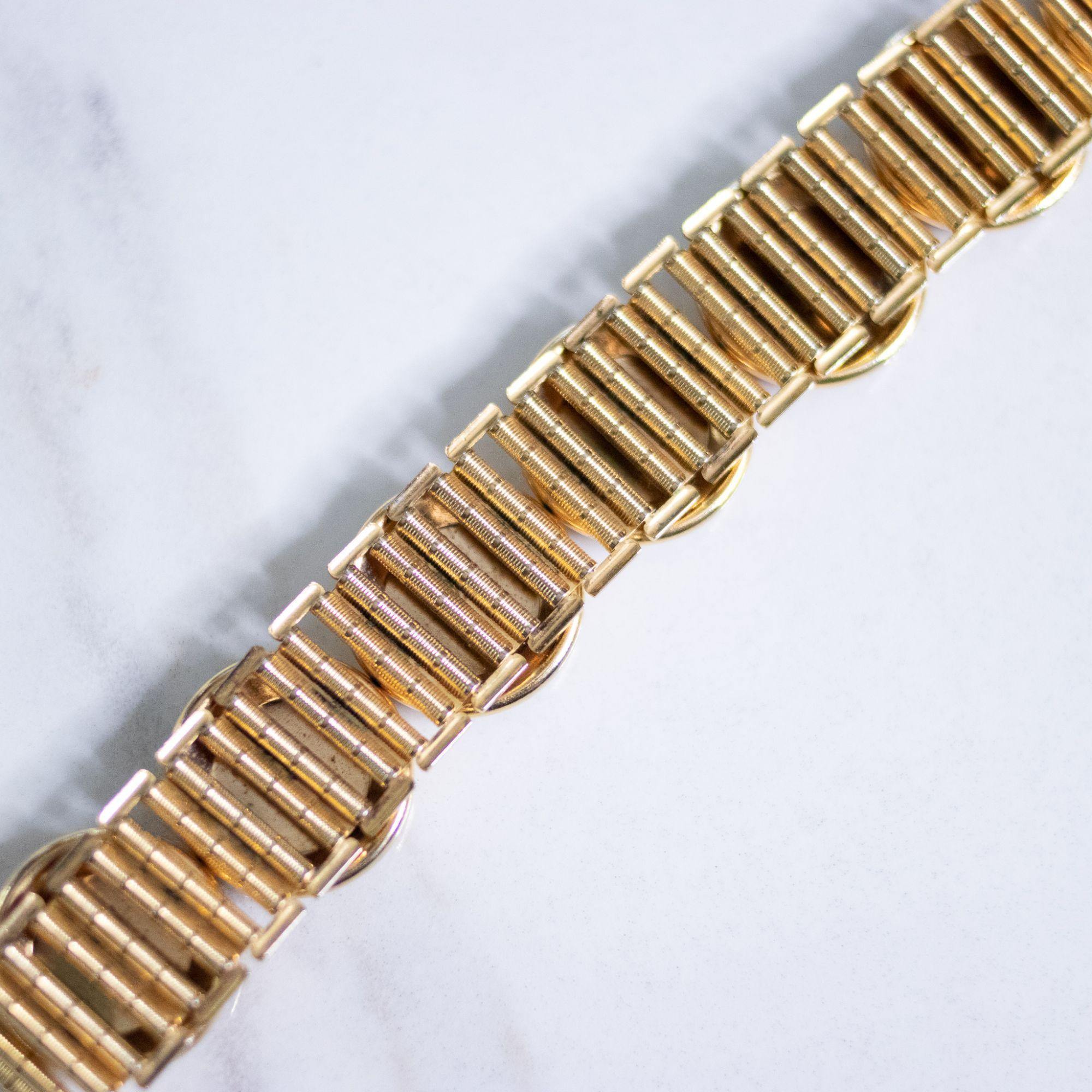 Vintage Retro Red Disc Bracelet by Unsigned Beauty - Vintage Meet Modern Vintage Jewelry - Chicago, Illinois - #oldhollywoodglamour #vintagemeetmodern #designervintage #jewelrybox #antiquejewelry #vintagejewelry