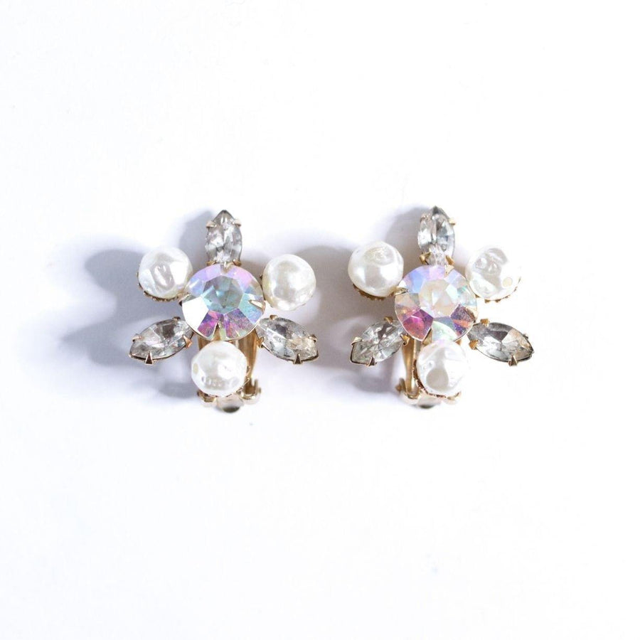 Vintage Pearl with Aurora Borealis Pinwheel Clip Earrings by Unsigned Judy Lee - Vintage Meet Modern Vintage Jewelry - Chicago, Illinois - #oldhollywoodglamour #vintagemeetmodern #designervintage #jewelrybox #antiquejewelry #vintagejewelry