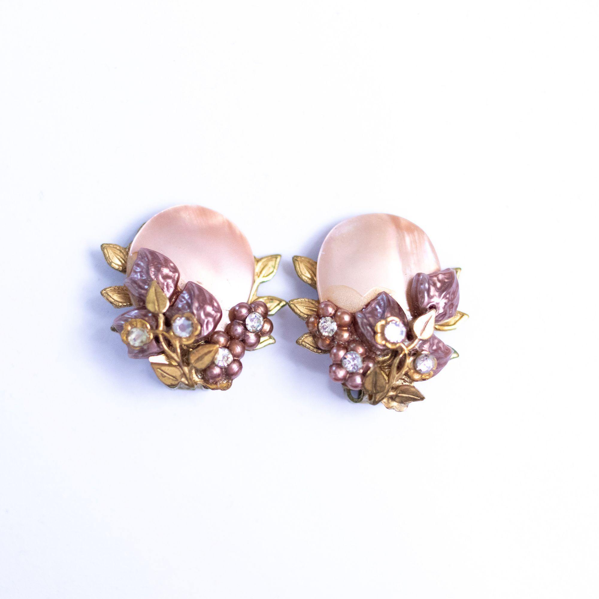 Vintage Champagne Mother of Pear Disc with Bronze Leaves and Diamante Rhinestone Earrings by Unsigned Beauty - Vintage Meet Modern Vintage Jewelry - Chicago, Illinois - #oldhollywoodglamour #vintagemeetmodern #designervintage #jewelrybox #antiquejewelry #vintagejewelry