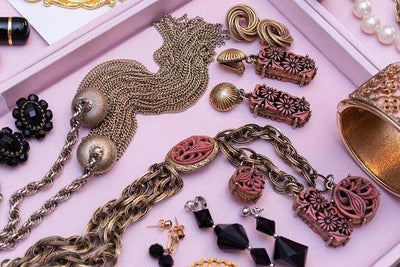 Vintage Gold Tone Lariate Tassel Necklace by 1960s - Vintage Meet Modern Vintage Jewelry - Chicago, Illinois - #oldhollywoodglamour #vintagemeetmodern #designervintage #jewelrybox #antiquejewelry #vintagejewelry