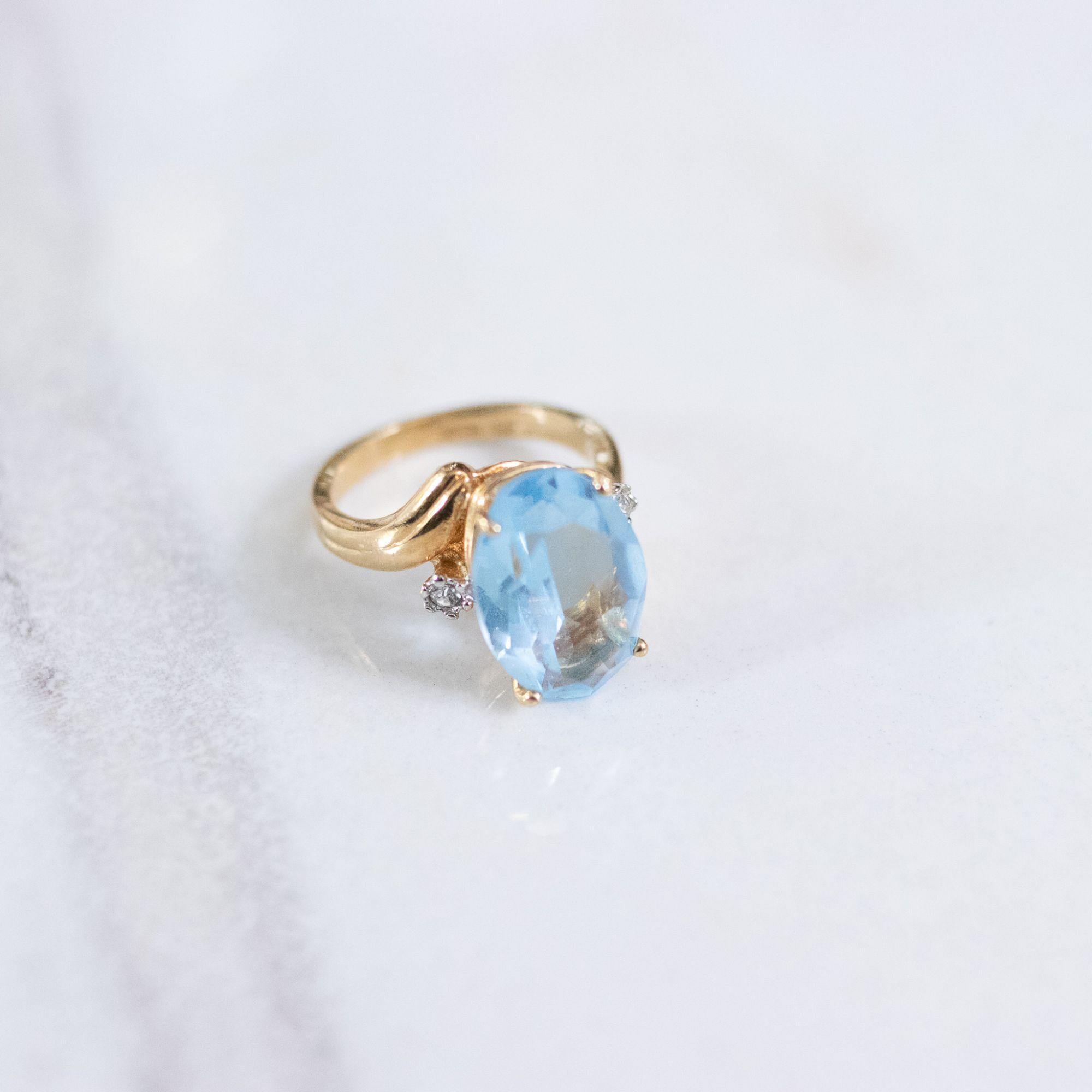 Vintage Blue Crystal Cocktail Statement Ring by 18kt Gold Plated - Vintage Meet Modern Vintage Jewelry - Chicago, Illinois - #oldhollywoodglamour #vintagemeetmodern #designervintage #jewelrybox #antiquejewelry #vintagejewelry