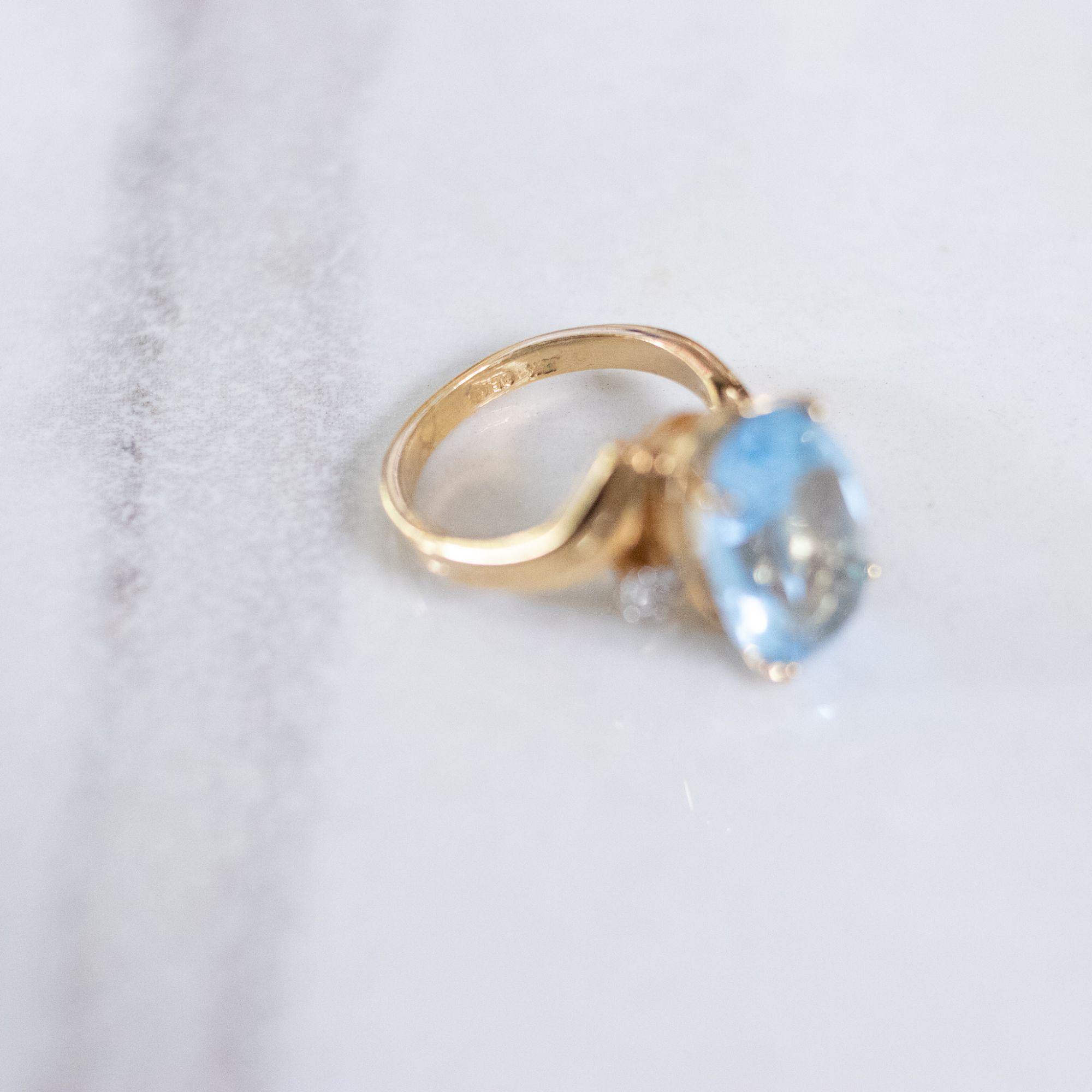 Vintage Blue Crystal Cocktail Statement Ring by 18kt Gold Plated - Vintage Meet Modern Vintage Jewelry - Chicago, Illinois - #oldhollywoodglamour #vintagemeetmodern #designervintage #jewelrybox #antiquejewelry #vintagejewelry