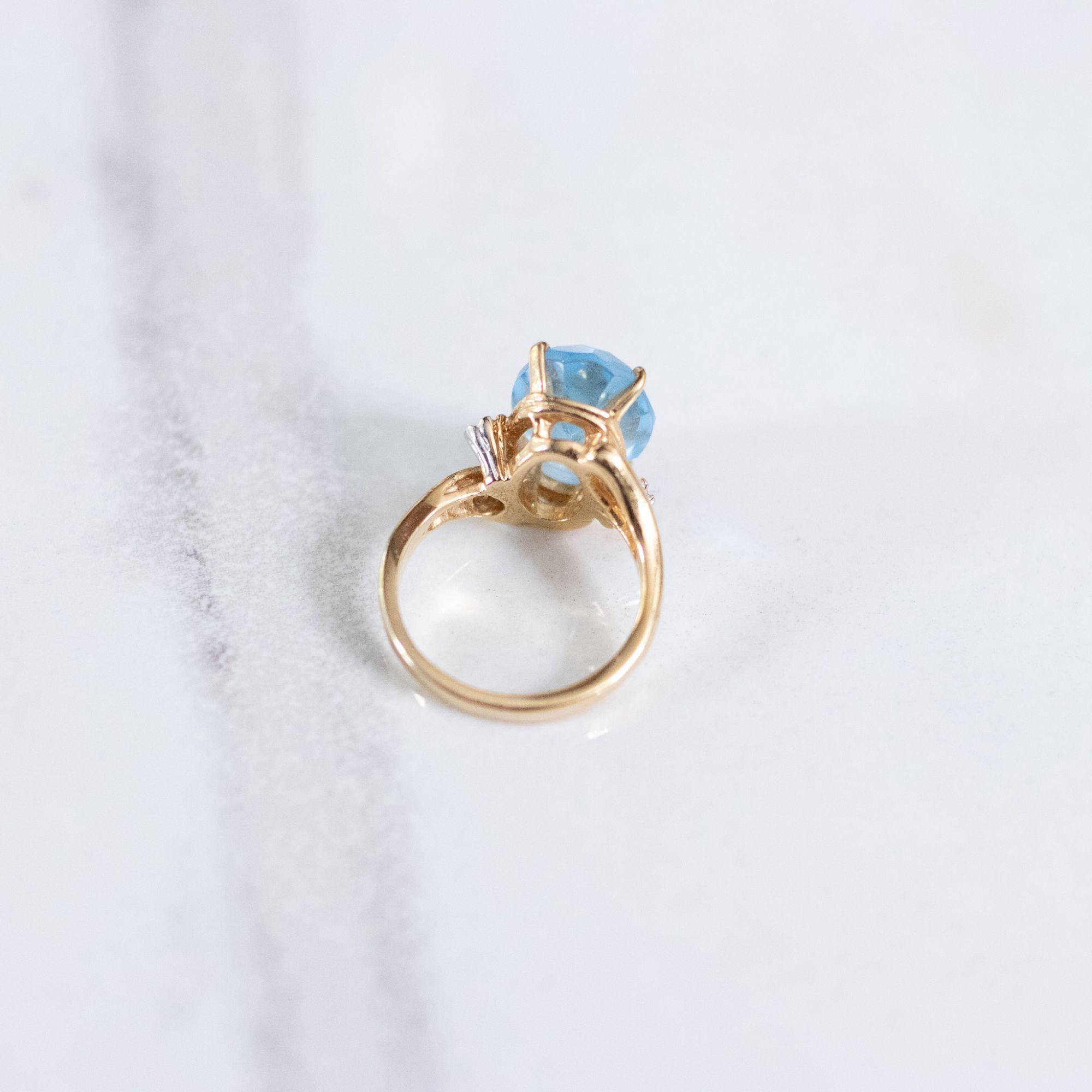 Vintage Blue Crystal Cocktail Statement Ring by 18kt Gold Plated - Vintage Meet Modern Vintage Jewelry - Chicago, Illinois - #oldhollywoodglamour #vintagemeetmodern #designervintage #jewelrybox #antiquejewelry #vintagejewelry