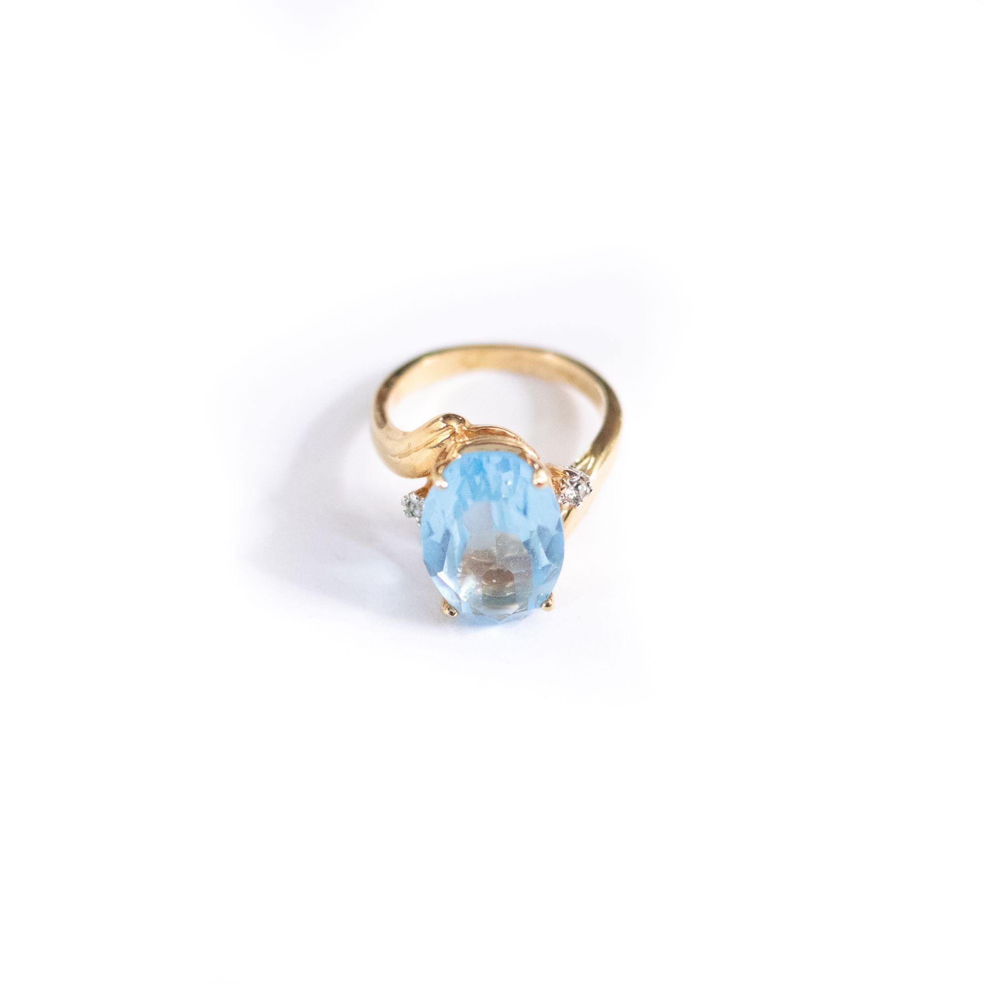 Vintage Blue Crystal Cocktail Statement Ring by 18kt Gold Plated - Vintage Meet Modern Vintage Jewelry - Chicago, Illinois - #oldhollywoodglamour #vintagemeetmodern #designervintage #jewelrybox #antiquejewelry #vintagejewelry