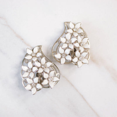 Vintage Huge White Flower Statement Earrings by Patent Pending - Vintage Meet Modern Vintage Jewelry - Chicago, Illinois - #oldhollywoodglamour #vintagemeetmodern #designervintage #jewelrybox #antiquejewelry #vintagejewelry