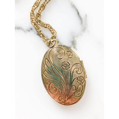 Victorian Revival Style Locket by Unsigned Beauty - Vintage Meet Modern Vintage Jewelry - Chicago, Illinois - #oldhollywoodglamour #vintagemeetmodern #designervintage #jewelrybox #antiquejewelry #vintagejewelry